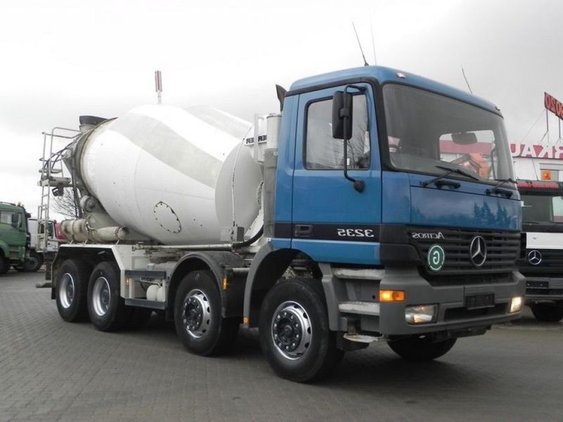 Фото автомиксера Mercedes